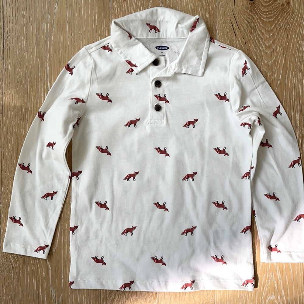NWOT old navy fox shirt in size 5t